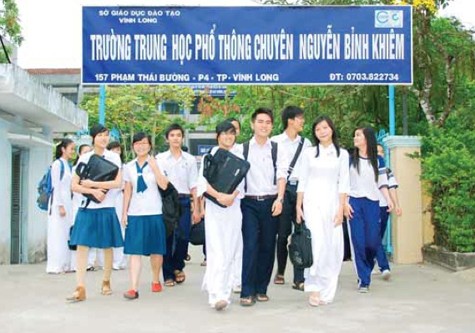 Trường Trung học Phổ thông chuyên Nguyễn Bỉnh Khiêm, tỉnh Vĩnh Long đã phát động cuộc thi tìm hiểu về Ireland tới các em học sinh