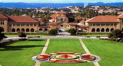 2. Đại học Stanford, CA (Stanford University) Đại học Stanford xếp thứ 5 trong ấn bản năm 2012 những trường tốt nhất nước Mỹ. Học phí và lệ phí khoảng hơn 40.000 USD/năm. Trường Đại học Stanford nằm ở vùng vịnh California, cách San Francisco khoảng 30km.