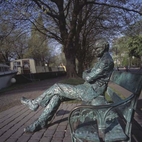 Tác phẩm điêu khắc của Patrick Kavanagh, đường Mespil, Dublin