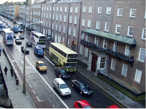 Ô tô, xe máy, xe bus trên các tuyến đường tại Ireland