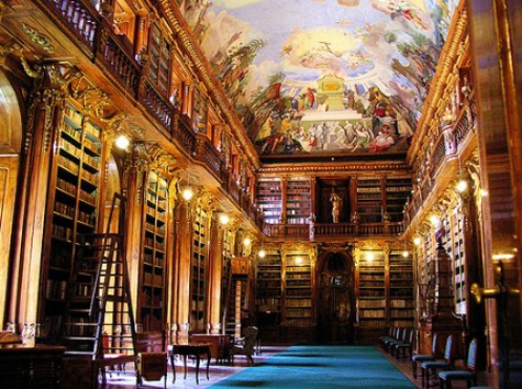 Thư viện Stockholm, Thụy Điển Toàn bộ đầu sách của thư viện này là 2 triệu.