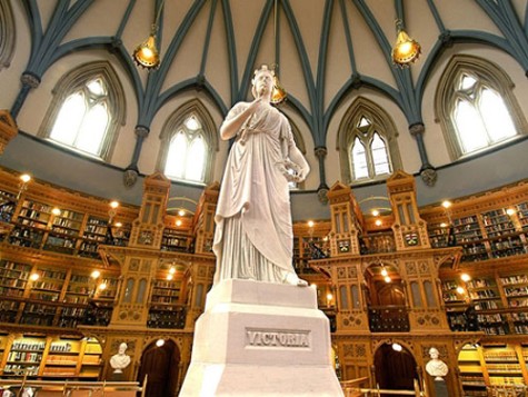 Thư viện của Nghị Viện, Ottawa, Canada Đây là nơi nghiên cứu tài liệu chính của nghị viện Canada.