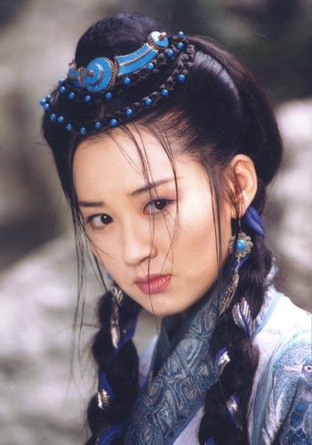 Hứa tình vào vai Doanh Doanh xinh đẹp trong phim Tiếu Ngạo Giang Hồ.
