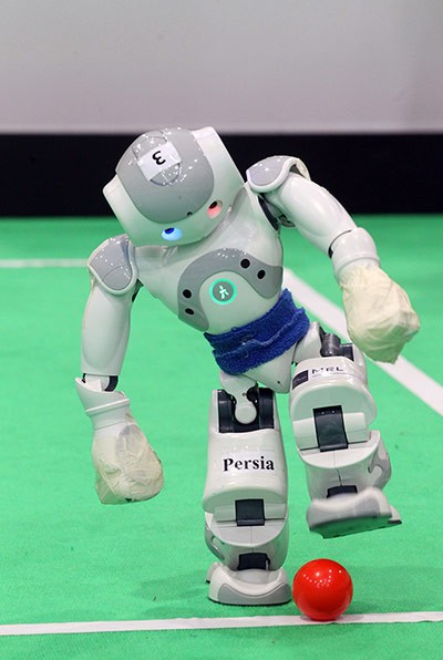 Robot thể hiện khả năng xử lý bóng điêu luyện
