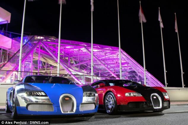 Hai chiếc Bugatti Veyrons lộng lẫy trên đường phố