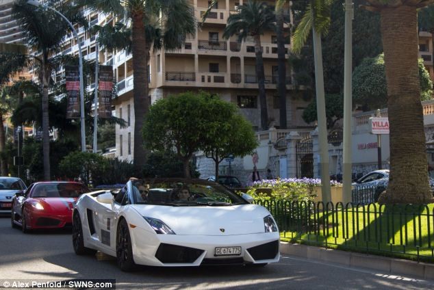 Lamborghini Gallardo màu trắng sang trọng