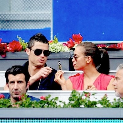 Cristiano Ronaldo muốn ăn kẹo nữa, nhưng Irina Shayk không cho