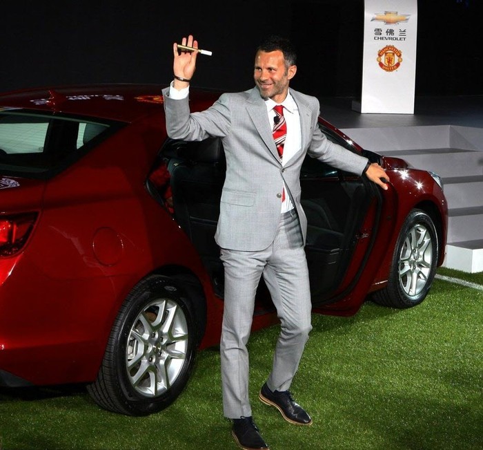 Tiền vệ Ryan Giggs đã tới Thượng Hải (Trung Quốc) để tham gia một hoạt động quảng bá của hãng xe nổi tiếng Chevrolet của Mỹ.
