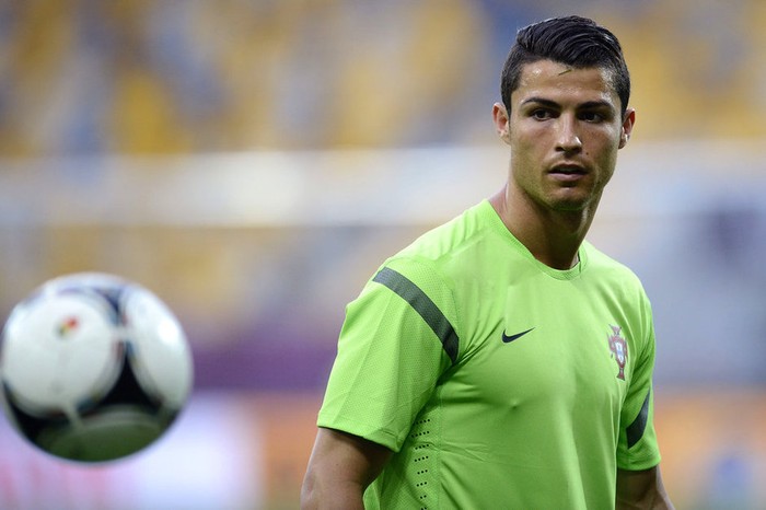 Kiểu tóc mới của C.Ronaldo rất giống một kiểu tóc của David Beckham