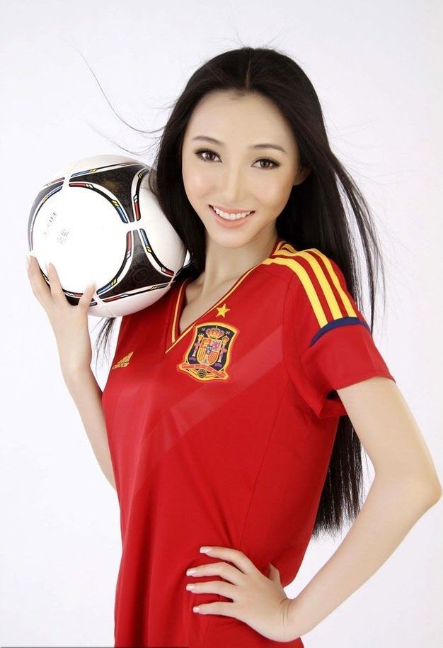 Người đẹp hâm mộ đội tuyển Tây Ban Nha