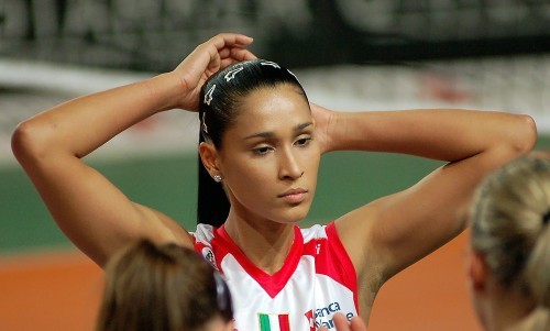 Jaqueline Carvalho, sinh năm 1983, thi đấu ở vị trí chủ công trong đội tuyển bóng chuyền nữ Brazil.