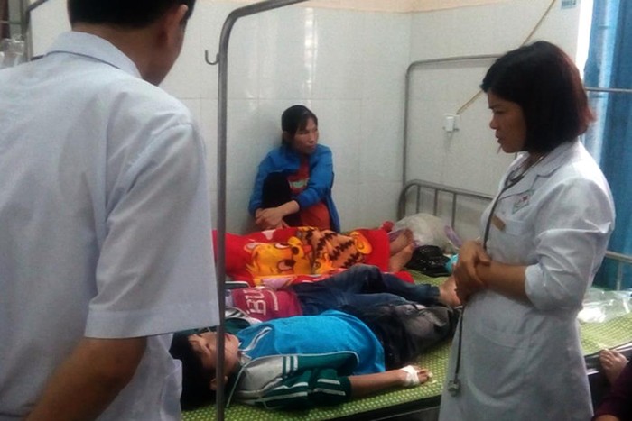 Học sinh Trường Tiểu học Nhã Lộng (Thái Nguyên) khi vào viện đều có triệu chứng đau đầu, nôn, đi ngoài. Ảnh: Bệnh viện đa khoa Phú Bình cung cấp.