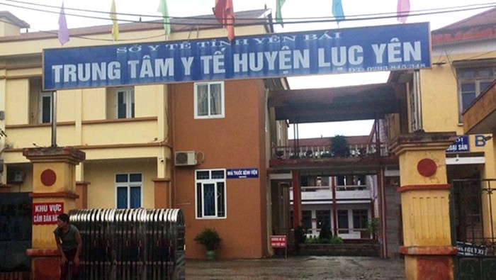Khi thấy các chỉ số sinh tồn cho phép, các bác sĩ tại Trung tâm Y tế huyện Lục Yên - Yên Bái đã chuyển bệnh nhân lên Bệnh viện đa khoa tỉnh Yên Bái để cấp cứu. Ảnh Vietnamnet.