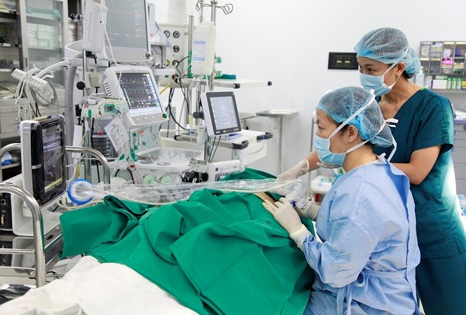Bệnh viện Đa khoa Quốc tế Vinmec Central Park đã trang bị phòng mổ Hybrid cùng nhiều thiết bị hiện đại, đáp ứng các yêu cầu cao trong phẫu thuật, đặc biệt là trong can thiệp và mổ tim. AT.