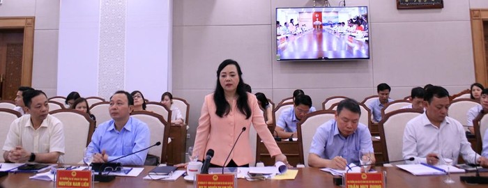 Bộ trưởng Bộ Y tế Nguyễn Thị Kim Tiến ghi nhận và đã đánh giá cao sự quan tâm chỉ đạo sát sao của Tỉnh ủy, Ủy ban nhân dân tỉnh đối với Ngành Y tế Quảng Ninh, cũng như sự thay đổi toàn diện, rõ nét của hệ thống y tế Quảng Ninh trong những năm gần đây. Ảnh: YT.