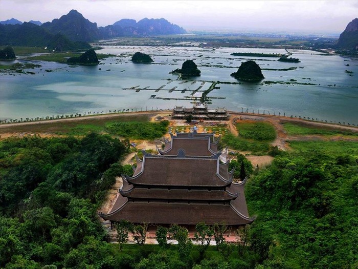 Chùa Tam Chúc tại tỉnh Hà Nam nằm trong Khu du lịch có quy mô diện tích khoảng 4.000 ha. Ảnh: TTXVN.