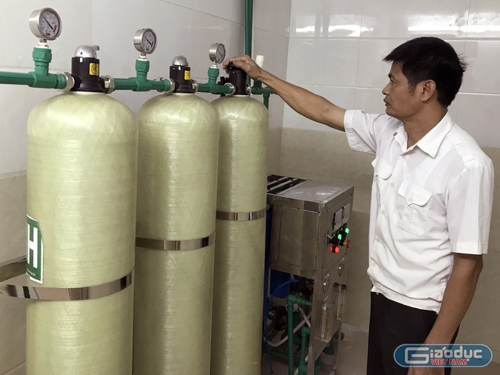 Trường lắp hệ thống lọc nước để bảo vệ sức khỏe học sinh, vì không yên tâm về chất lượng của Nhà máy nước sông Đà.