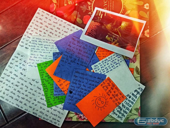 Những cánh thiệp của học trò gửi tặng cô Ngọc nhân ngày nhà giáo Việt Nam 20/11.