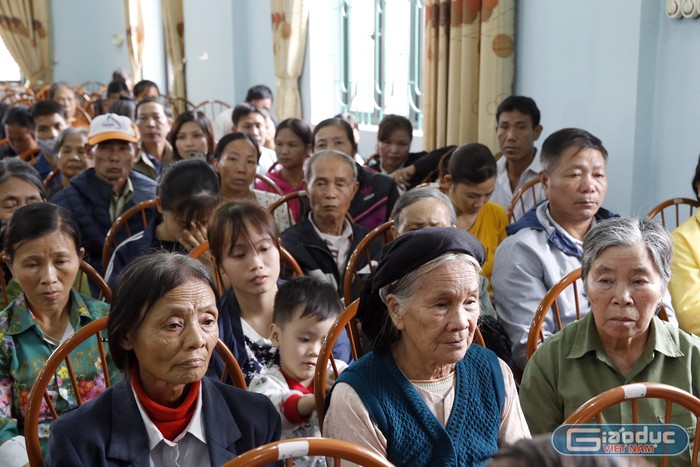 Đây cũng là hoạt động thiện nguyện thường xuyên vì người nghèo của Báo điện tử Giáo dục Việt Nam mỗi dịp Tết đến xuân về. Ảnh: Tùng Dương.