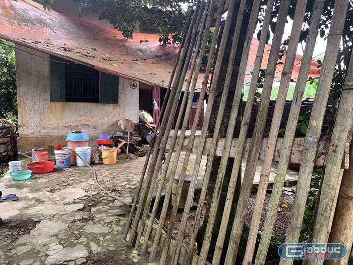 Căn nhà của bà Trịnh Thị Nguyệt trước khi được làm mới và sửa chữa. Ảnh: Ngọc Vân.