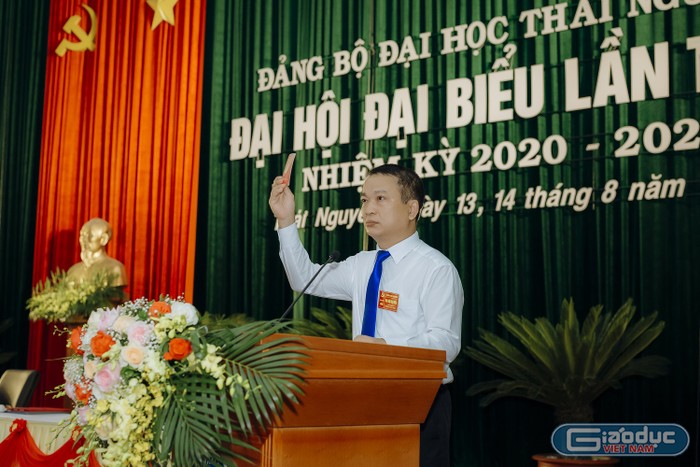 Giáo sư Phạm Hồng Quang tiếp tục được tín nhiệm bầu làm Bí thư Đảng uỷ Đại học Thái Nguyên. Ảnh: TL.