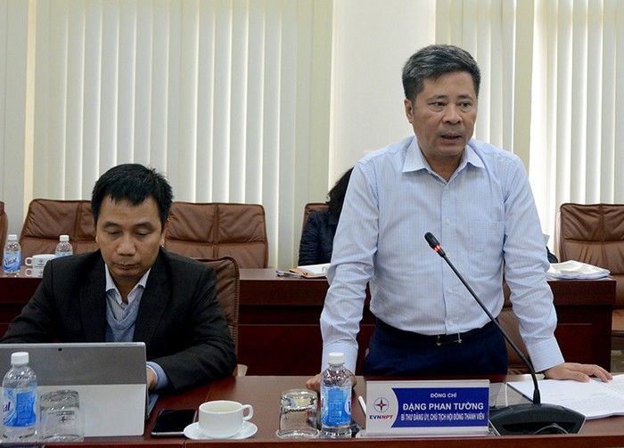 Đồng chí Đặng Phan Tường - Bí thư Đảng ủy, Chủ tịch Hội đồng thành viên EVNNPT phát biểu tại buổi làm việc. Ảnh: EVNNPT.
