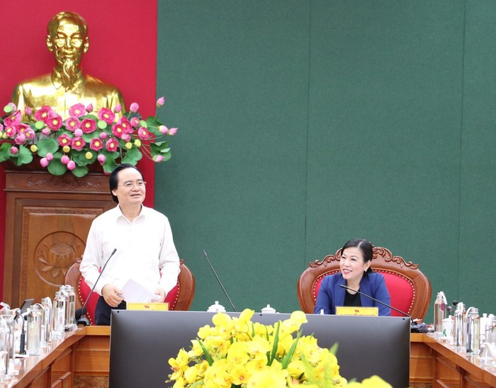 Bộ trưởng Phùng Xuân Nhạ làm việc với lãnh đạo tỉnh Thái Nguyên về định hướng phát triển Đại học Thái Nguyên và tình hình giáo dục địa phương.Ảnh: ĐHTN.