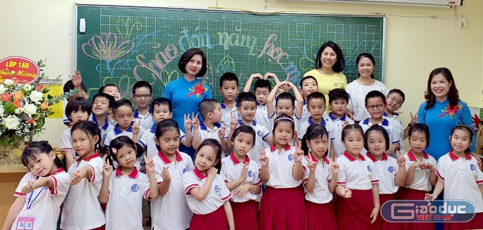 Các em học sinh lớp 1 Trường tiểu học Đoàn Thị Điểm, Hà Nội. Ảnh: Cô Yến cung cấp.