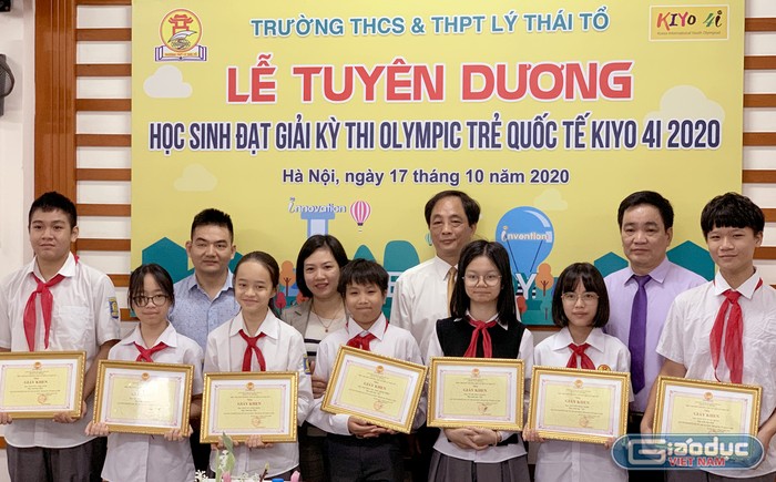 Trường Trung học cơ sở Lý Thái Tổ (Hà Nội) tuyên dương 7 học sinh giành Huy chương Bạc Quốc tế. Ảnh: TD.
