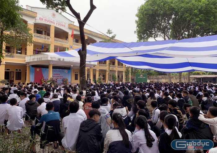Trường Trung học phổ thông An Dương Vương (Đông Anh, Hà Nội) là 1 trong 5 trường Tư thục của huyện Đông Anh. Ảnh: Tùng Dương.