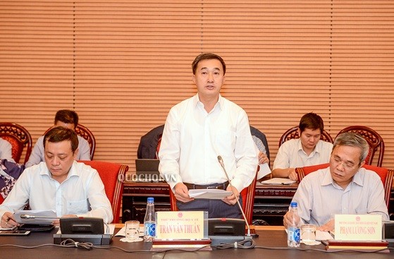 Thứ trưởng Bộ Y tế - Trần Văn Thuấn phát biểu tại Hội thảo. Ảnh quochoi.vn