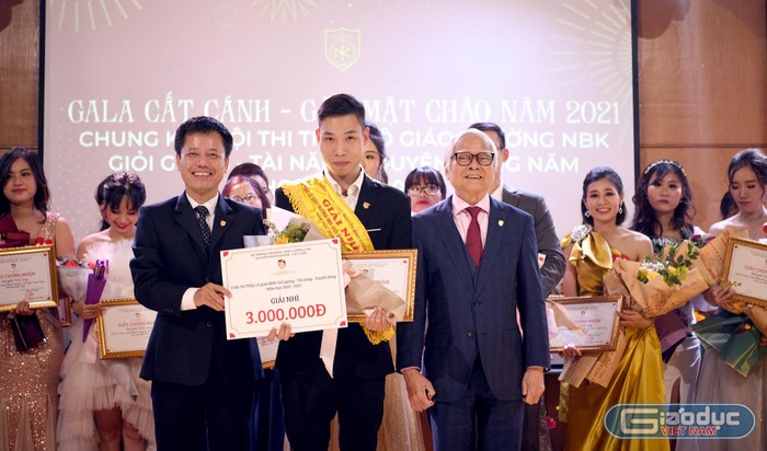 Giải Nhì: Thày Nguyễn Duy Thảo - Bộ môn Giáo dục Quốc Phòng. Ảnh: Trường NBK.