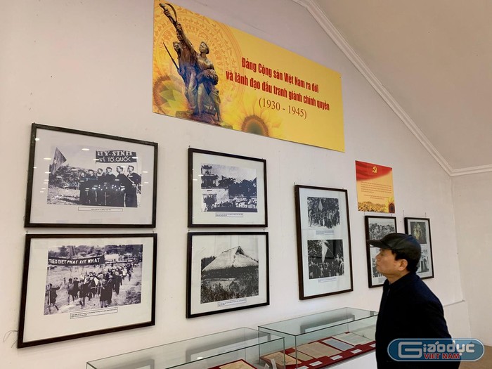 Góc trưng bày hiện vật, tư liệu Đảng cộng sản Việt Nam ra đời và lãnh đạo đấu tranh giành chính quyền 1930 - 1945. Ảnh: Tùng Dương.