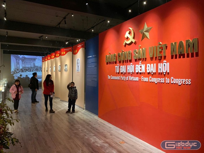 Trưng bày chuyên đề “Đảng Cộng sản Việt Nam - Từ Đại hội đến Đại hội” đã được khai mạc tại Bảo tàng Lịch sử quốc gia. Ảnh: Tùng Dương.