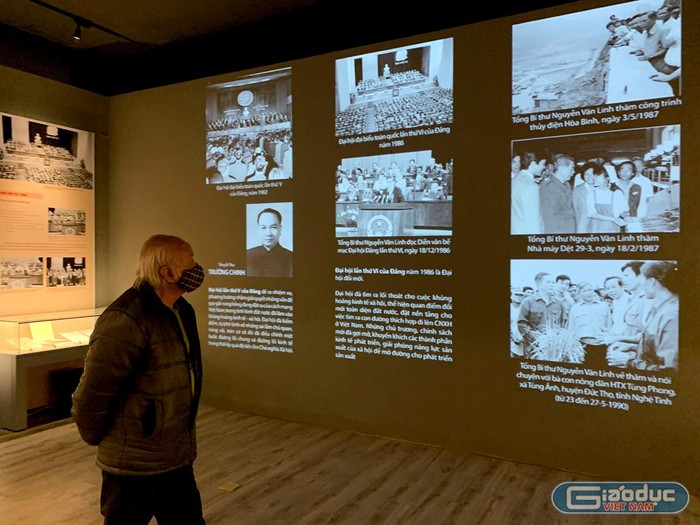 Trong lần trưng bày lần này, Bảo tàng Lịch sử quốc gia ứng dụng công nghệ trình chiếu (media) hiện đại nhằm không chỉ đổi mới trưng bày mà còn góp phần cung cấp thông tin phong phú, để thu hút khách tham quan. Ảnh: Tùng Dương.