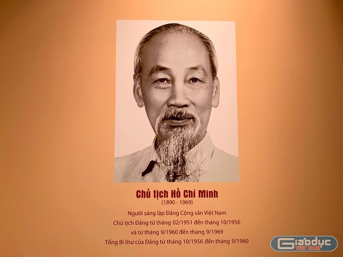 Chủ tịch Hồ Chí Minh - Người sáng lập Đảng Cộng sản Việt Nam, Chủ tịch Đảng từ tháng 02/1951 đến tháng 10/1956 và từ tháng 09/1960 đến tháng 09/1969; Tổng Bí thư của Đảng từ tháng 10/1956 đến tháng 09/1960. Ảnh: Tùng Dương.