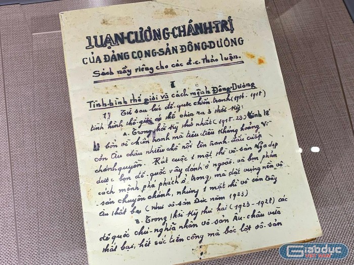 Luận cương Chính trị của Đảng do đồng chí Trần Phú soạn thảo, tháng 10/1930. Ảnh: Tùng Dương.