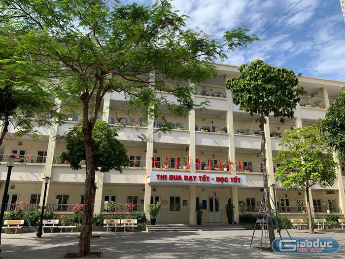 Trường Trung học cơ sở Dịch Vọng, Cầu Giấy, Hà Nội là một trong nhiều điểm sẽ diễn ra kì thi tuyển vào lớp 10 năm học 2021 - 2022 Ảnh: T.D.