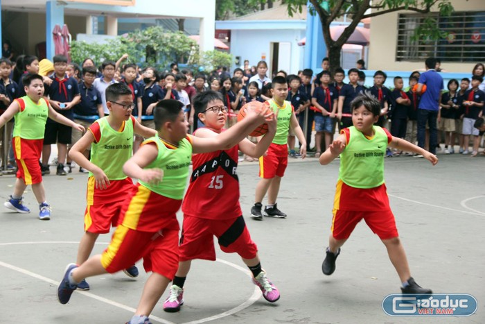 Học sinh Trường Tiểu học Đoàn Thị Điểm (Nam Từ Liêm, Hà Nội) trong giờ thể thao. Ảnh: NVCC.