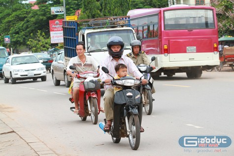 Tuy giá cả rẻ hơn ở Việt Nam nhưng khó có thể tìm thấy những chiếc xe thuộc dòng cao cấp như Spacy, SH, Dylan hay Piaggio lưu thông trên đường.