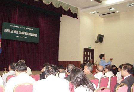 Hội Hữu nghị Việt Nam-Campuchia luôn quan tâm tới đời sống của cựu quân nhân tình nguyện Việt Nam tại Campuchia