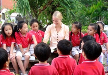 Học trường quốc tế từ nhỏ giúp trẻ phát triển nhanh ngôn ngữ thứ hai, nhưng cũng có thể khiến trẻ "đuối" tiếng mẹ Việt (Ảnh minh họa)