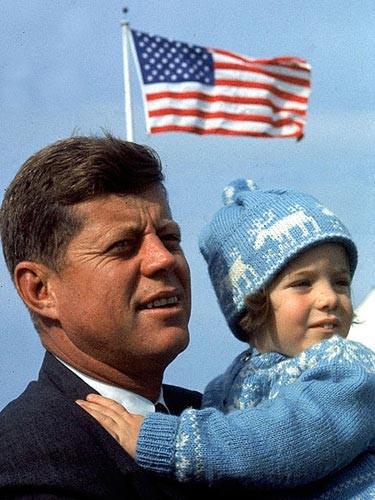 Tổng thống John F. Kennedy và con gái Caroline Kennedy năm 1960