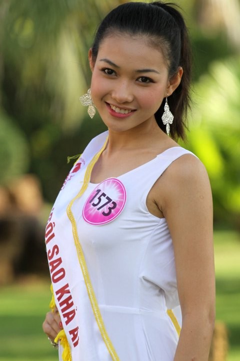 Bích Khanh đã vượt qua nhiều đối thủ nặng ký để giành giải Miss khả ái