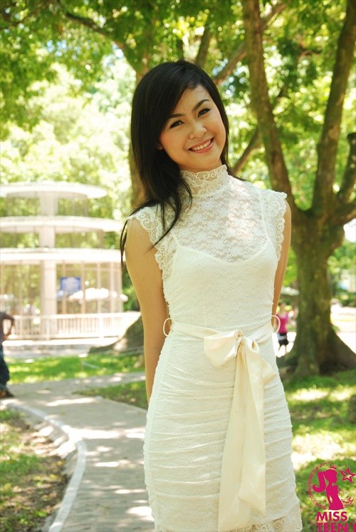 Mỹ Linh đang là nữ sinh Trường THPT Phan Huy Chú (Hà Nội)