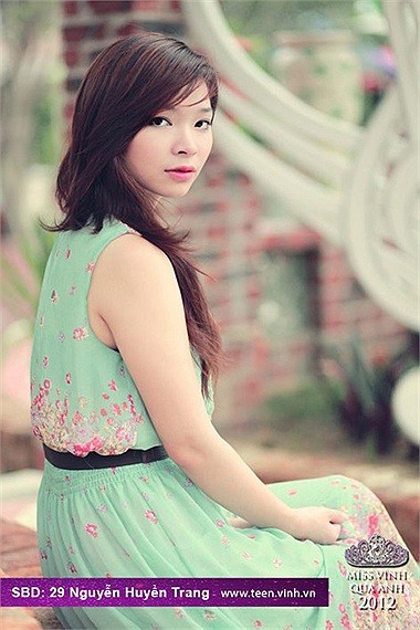 Nguyễn Huyền Trang. >>Những nữ sinh đẹp nhất thành Vinh (P1) >>Hoa khôi các trường Đại học, Cao đẳng
