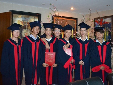 Sinh viên ĐH Nguyễn Trãi háo hức trước lễ kỷ niệm tốt nghiệp