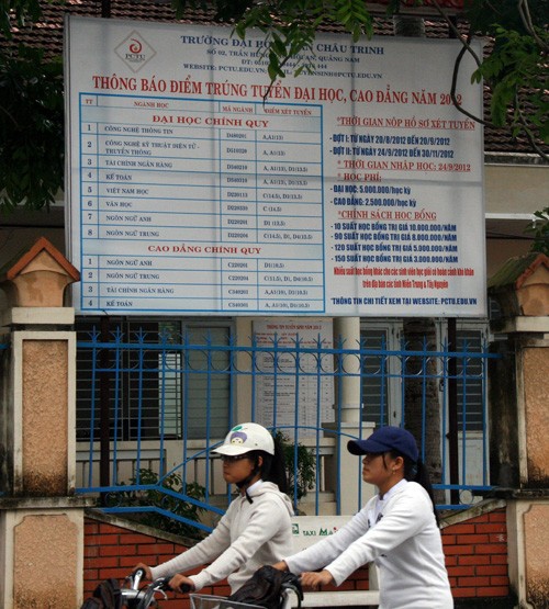 Dù có nhiều biện pháp thu hút thí sinh nhưng Trường ĐH Phan Châu Trinh vẫn “ế ẩm” trong tuyển sinh 2012