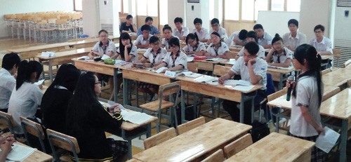 Học sinh Trường THPT Nguyễn Hữu Thọ (TP.HCM) trong một tiết học môn văn theo hướng không đọc chép, HS tự tổ chức và làm chủ giờ học