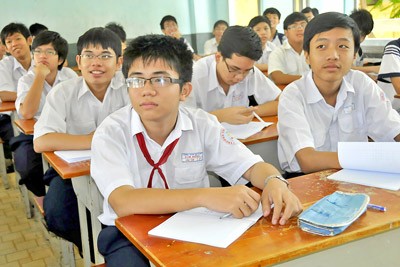 Học sinh lớp 8 Trường THCS Kim Đồng, quận 5 TPHCM học môn Văn tại trường. Ảnh: MAI HẢI
